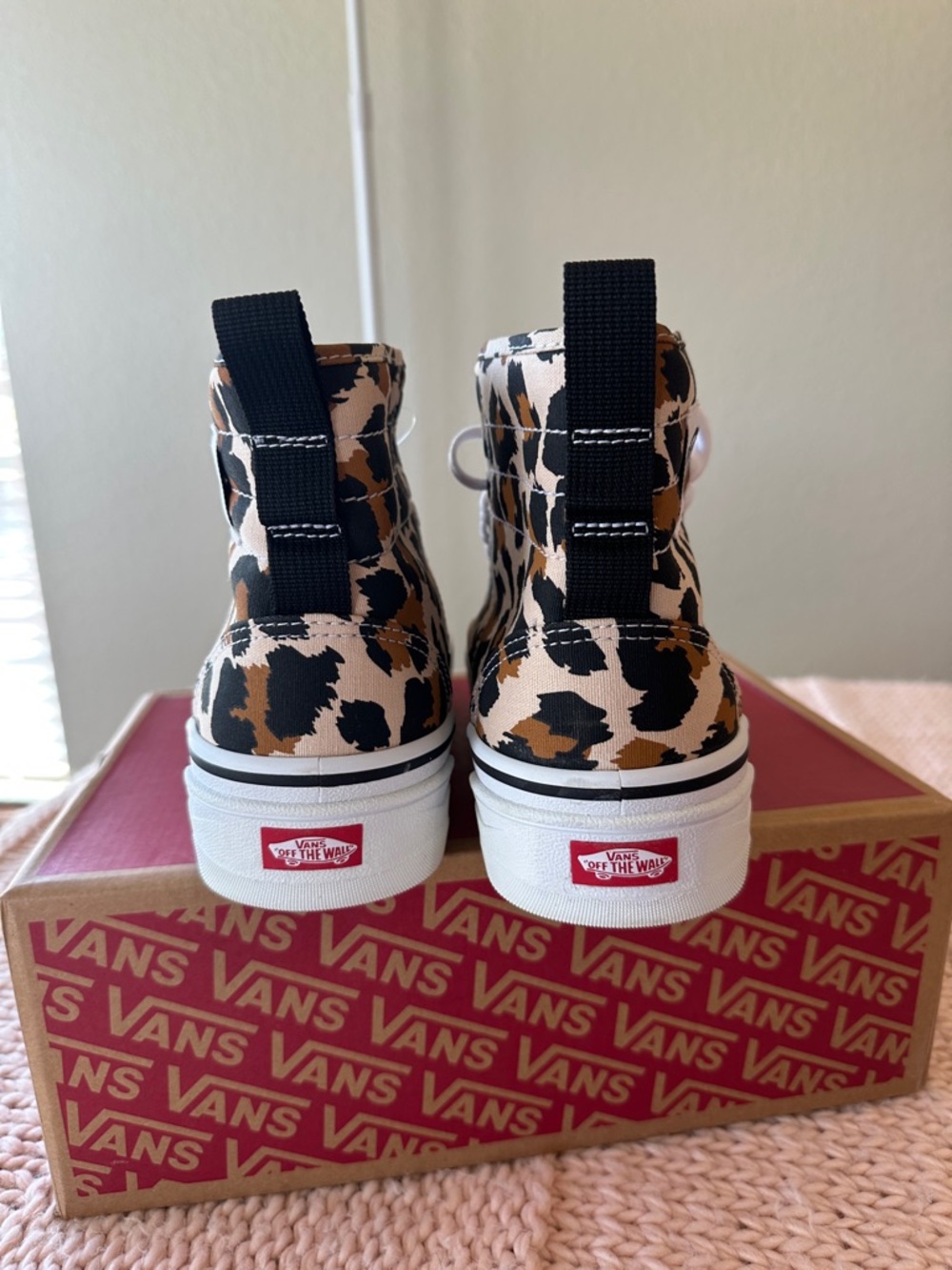 Vans leopard high top sentry WC shoes women’s size 8.5 new in the box - Picture 6 of 8